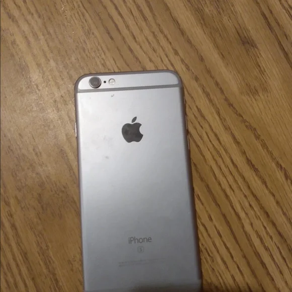Apple iPhone 6s silver